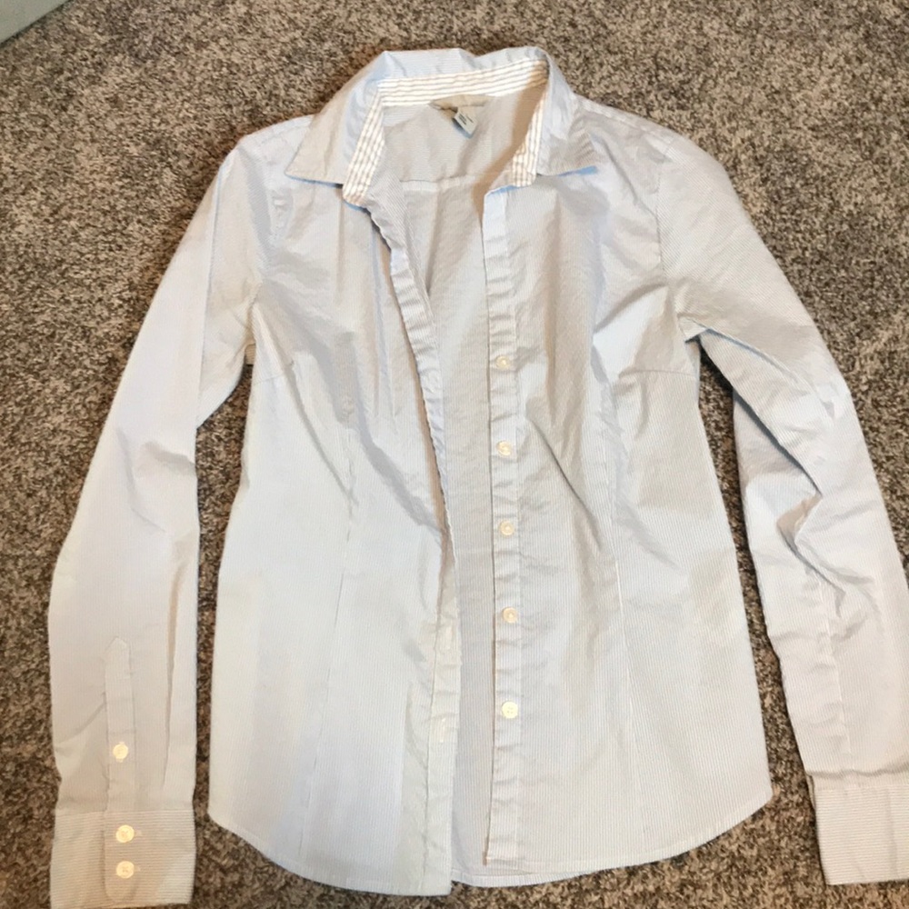 Dress shirt form fitting